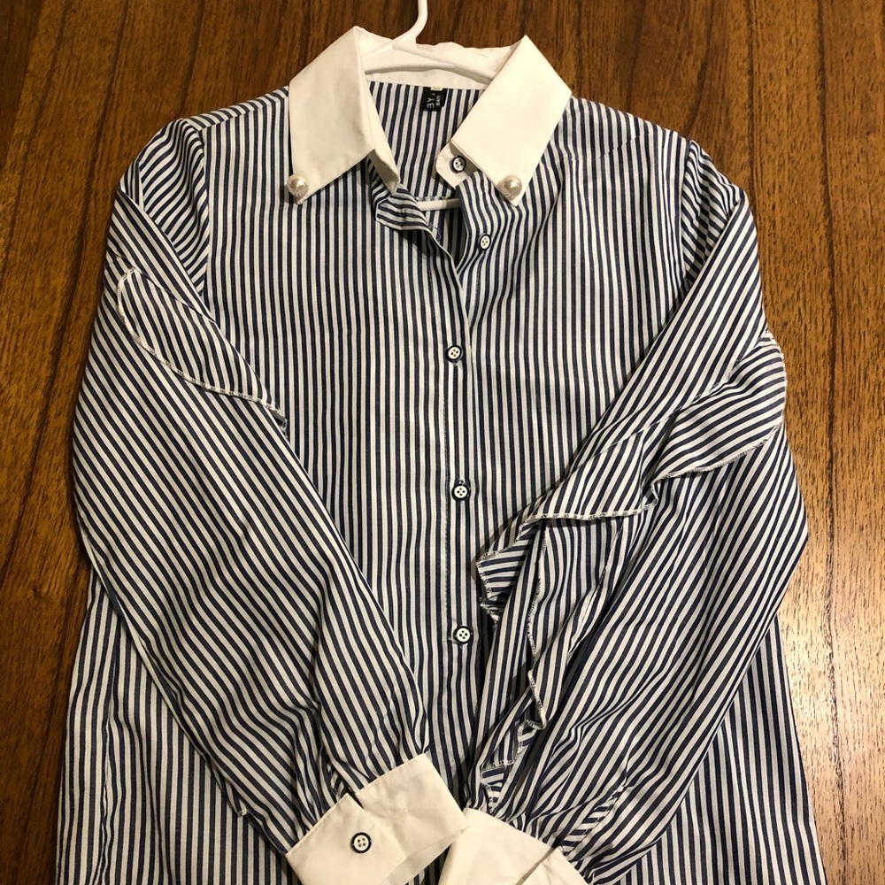 Beautiful blouse - Stripe Dress Shirt with Pearls